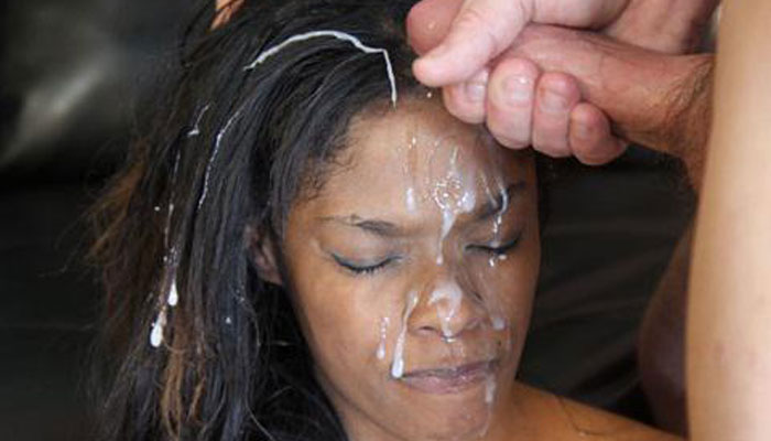 Ghetto Gaggers Ashlyn Sixxx gets face fucked